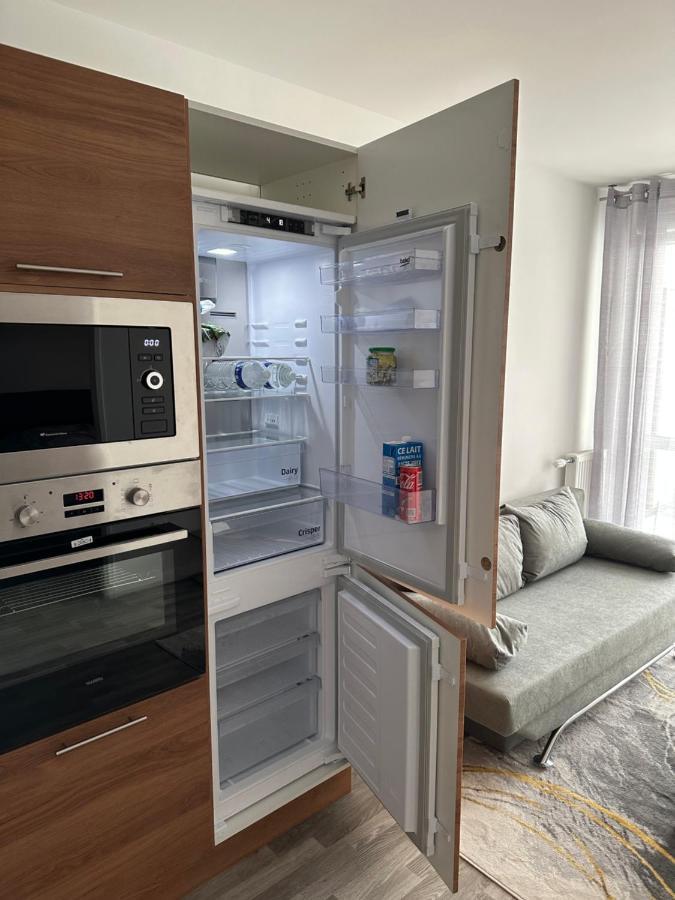 Agreable 2 Pieces Avec Balcon Et Parking Transports By Immo Kit Bnb Sarcelles Dış mekan fotoğraf