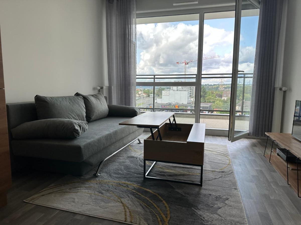 Agreable 2 Pieces Avec Balcon Et Parking Transports By Immo Kit Bnb Sarcelles Dış mekan fotoğraf