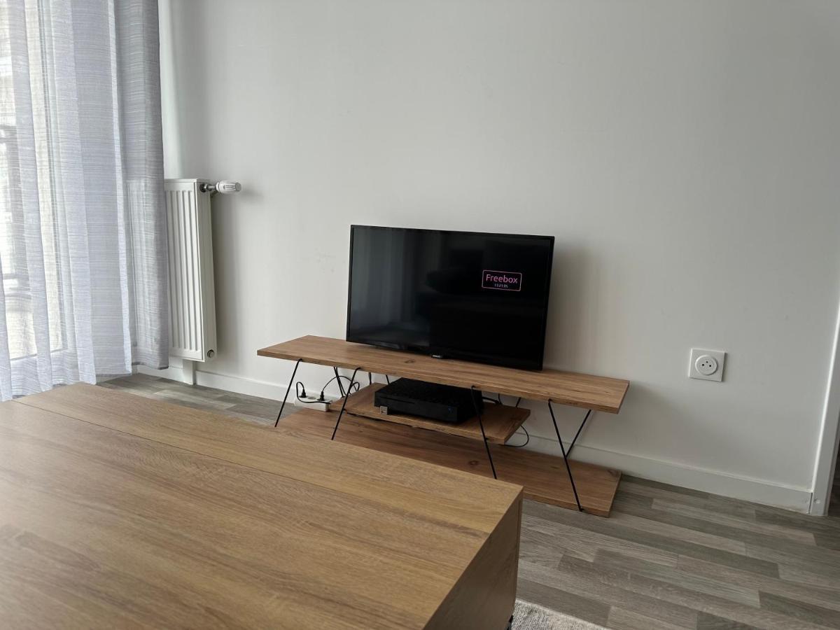 Agreable 2 Pieces Avec Balcon Et Parking Transports By Immo Kit Bnb Sarcelles Dış mekan fotoğraf