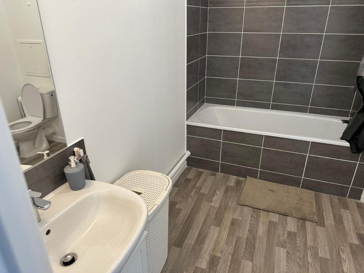 Agreable 2 Pieces Avec Balcon Et Parking Transports By Immo Kit Bnb Sarcelles Dış mekan fotoğraf