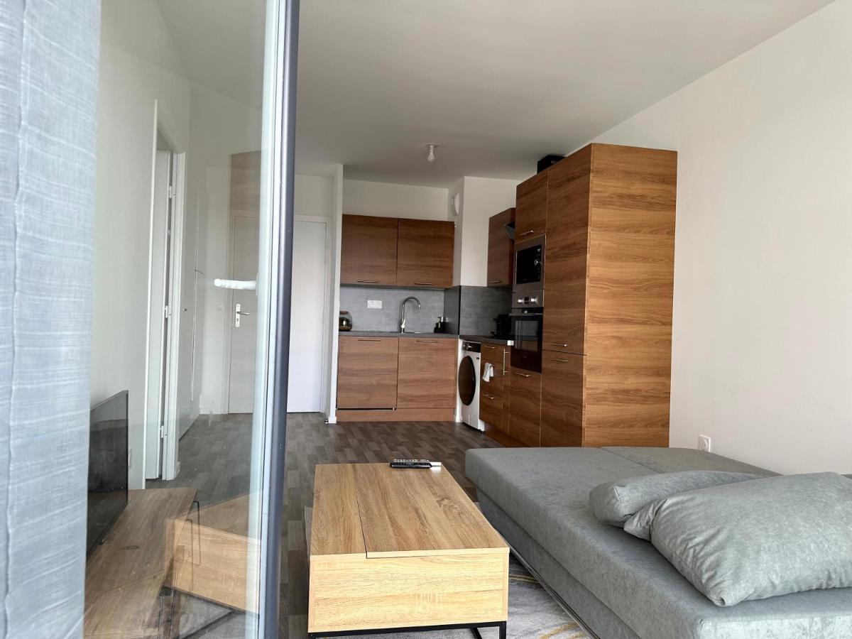 Agreable 2 Pieces Avec Balcon Et Parking Transports By Immo Kit Bnb Sarcelles Dış mekan fotoğraf