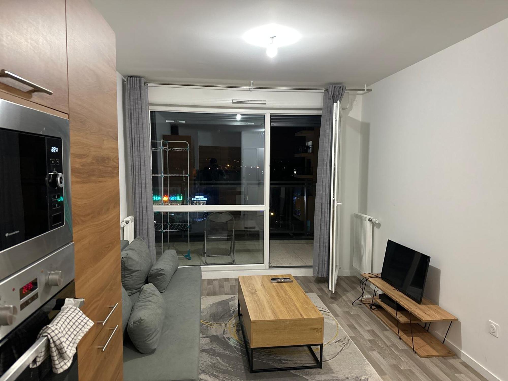 Agreable 2 Pieces Avec Balcon Et Parking Transports By Immo Kit Bnb Sarcelles Dış mekan fotoğraf