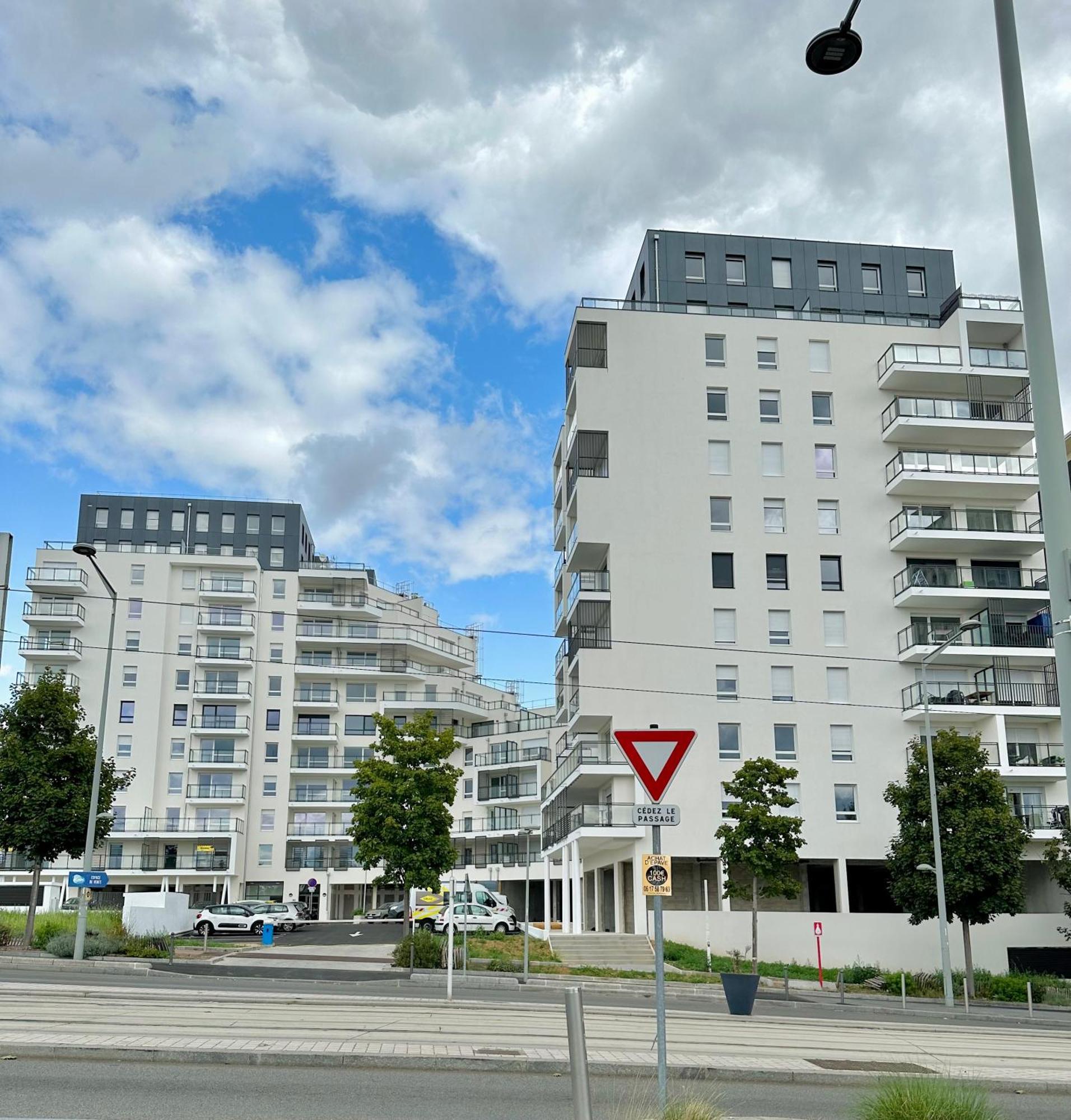 Agreable 2 Pieces Avec Balcon Et Parking Transports By Immo Kit Bnb Sarcelles Dış mekan fotoğraf